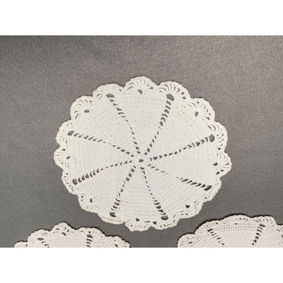 Set of 3 Handmade Vintage Crochet Doilies - Picture 2 of 6